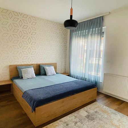 פרישטינה Tower Apartment מראה חיצוני תמונה
