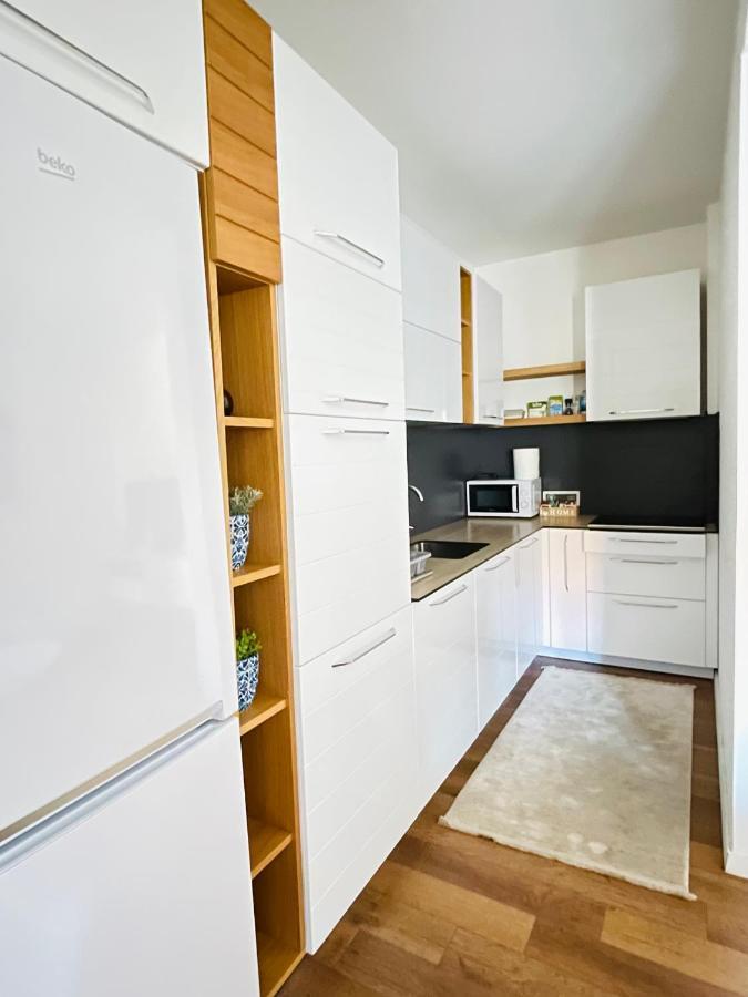 פרישטינה Tower Apartment מראה חיצוני תמונה